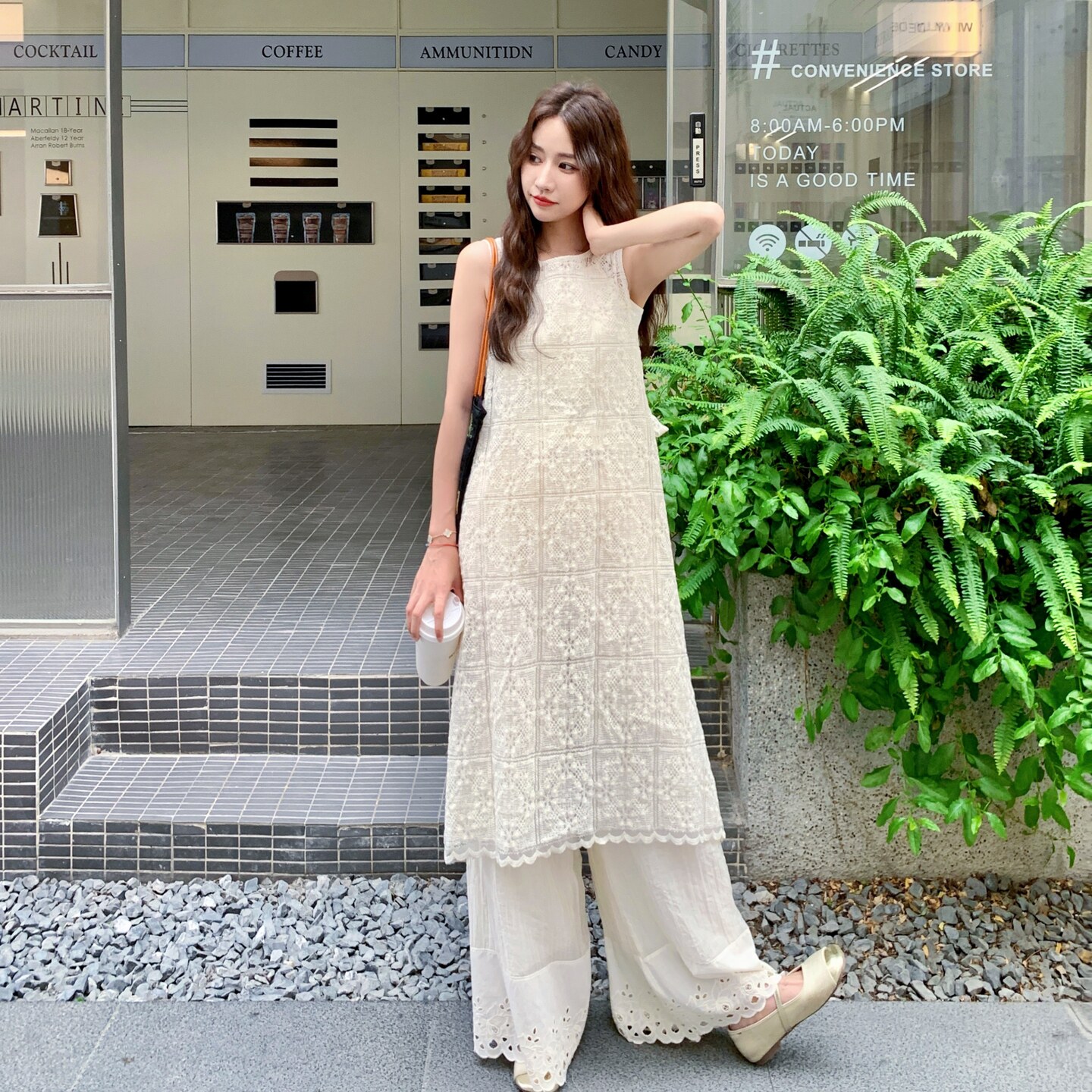 白色蕾丝刺绣无袖罩衫连衣裙套装女夏阔腿裤两件套韩里韩气清纯系,女装套装/套裙,2D078