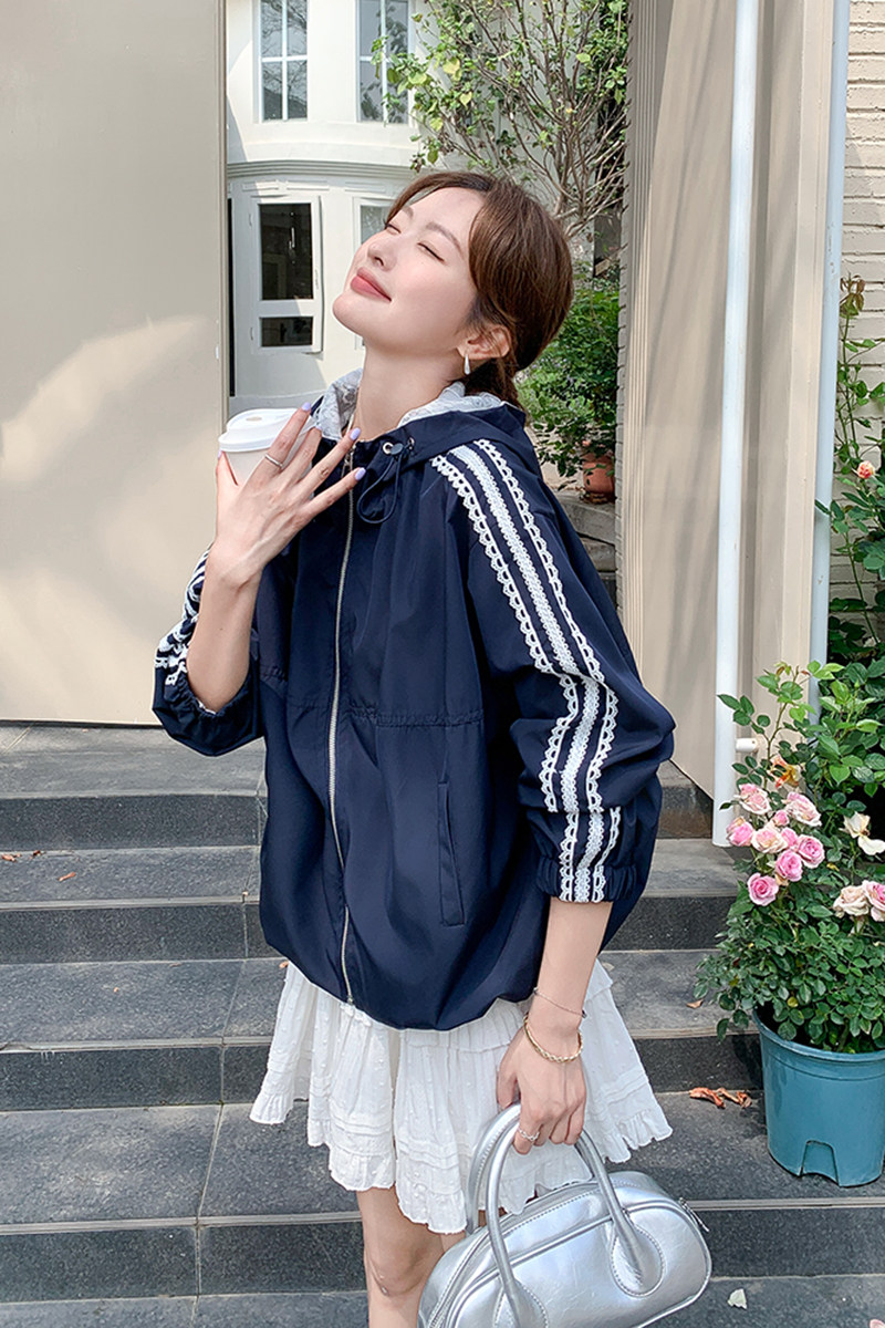 藏青色运动风蕾丝花边外套女2025春秋季新款韩系显瘦连帽夹克上衣,女装短外套,2C285