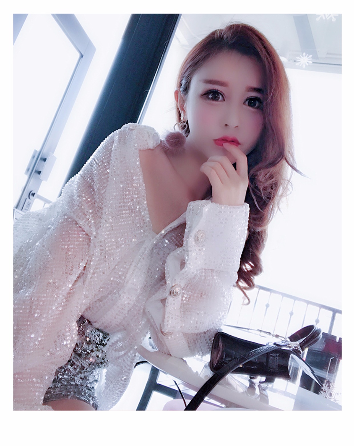 Áo dài tay trái tim đính sequin 2018 mới đầu xuân Bling lấp lánh khí chất hoang dã thiết kế ý nghĩa áo sơ mi trắng nữ mẫu áo vest nữ đẹp nhất 2020