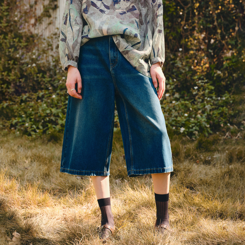 Xiaochong's Stylish Capri Pants, Classic Pure Indigo Washed Vintage Texture, 7/8 Length Loose Fit Jeans