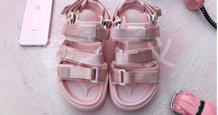 NewBalance18 mới của Hàn Quốc cherry bột vài bãi biển giày nam giới và phụ nữ retro dép thể thao dual-sử dụng dép đi trong nhà dép nam quai hậu