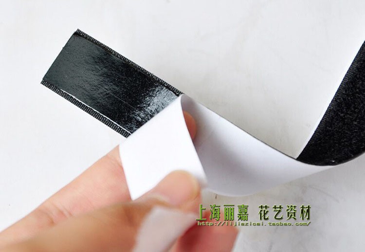 Magic buckle slime with black and white two paragraphs