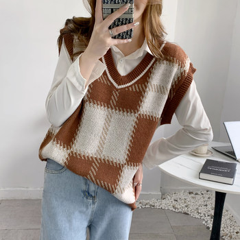 Korean style chic knitted vest for women spring and autumn sweater vest 2025 new sleeveless waistcoat with v-neck vest trend
