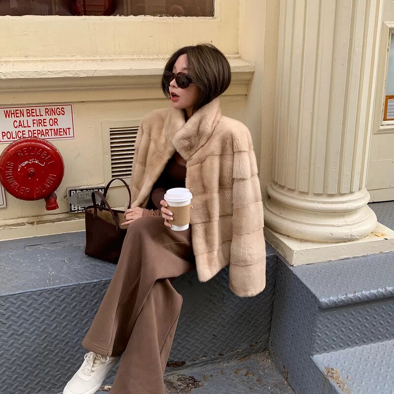 2026 Winter Imported Purple Gold Grade Mink Fur Coat, Whole Mink, Melard Style, Young Women's Short Mink Fur Coat