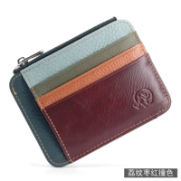 Шагреневый контрастного темно-бордового цвета, первый слой натуральной коровьей кожи.