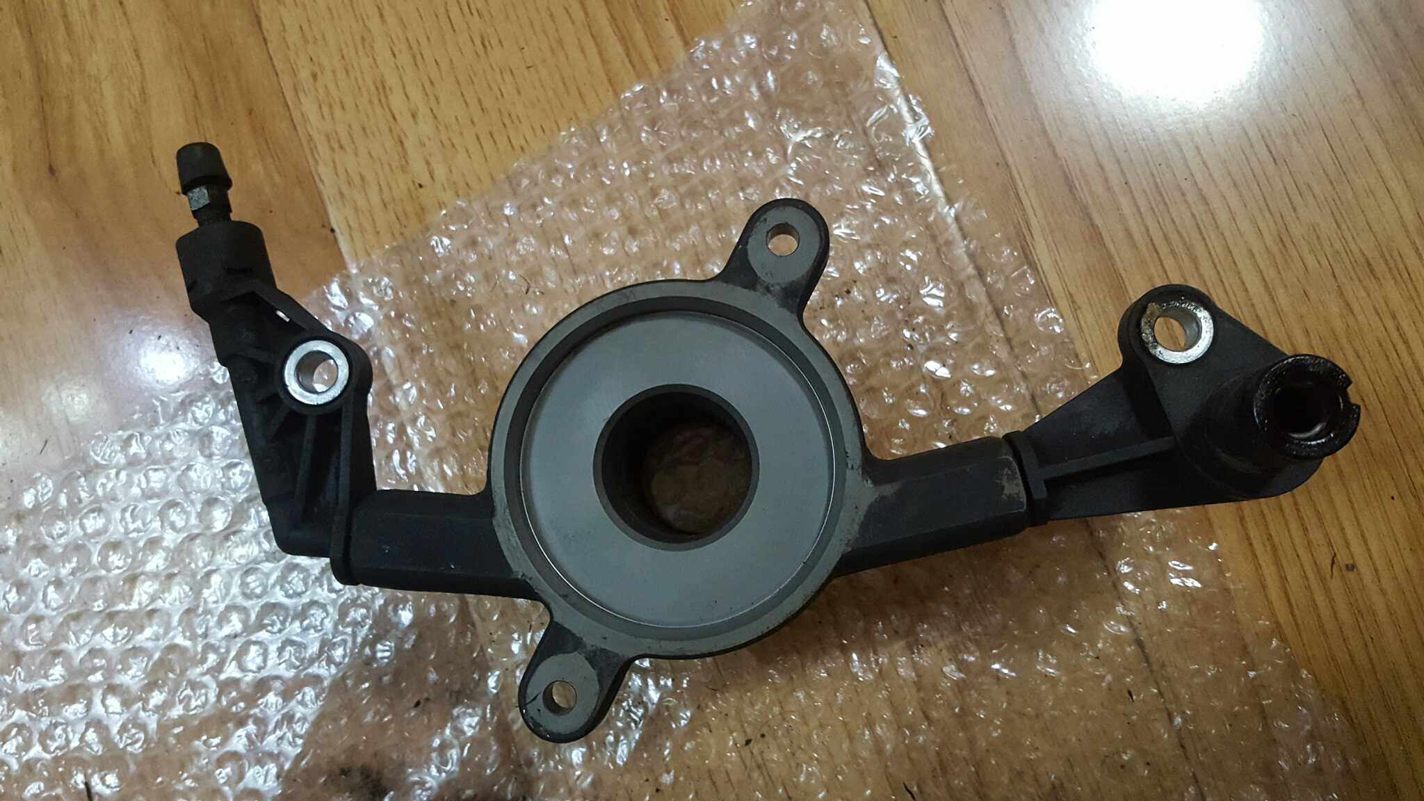 Benz clutch bearing shift cable w211 w203 e240 c200 manual 6-speed manual gear