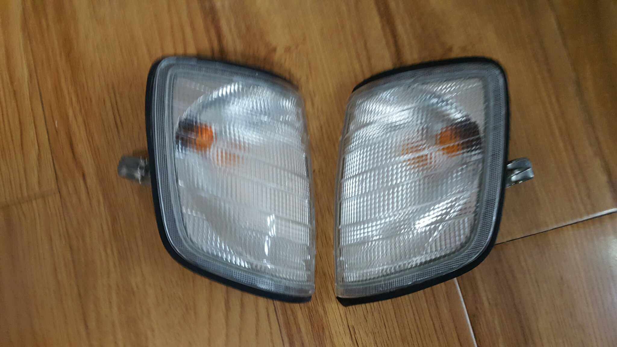 Benz original w124 white corner lamp original factory brand new Made in Germany 220e 260e 300e 500e