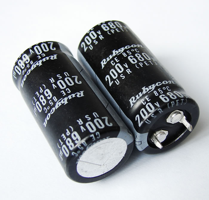 Imported Japan 680uF 200V Rubycon USR electrolytic capacitor ruby 22 x 45