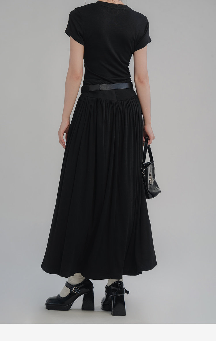 Стильные костюмы loveheynew气质简约时尚套装女春夏新款修身显瘦短t半身裙两件套