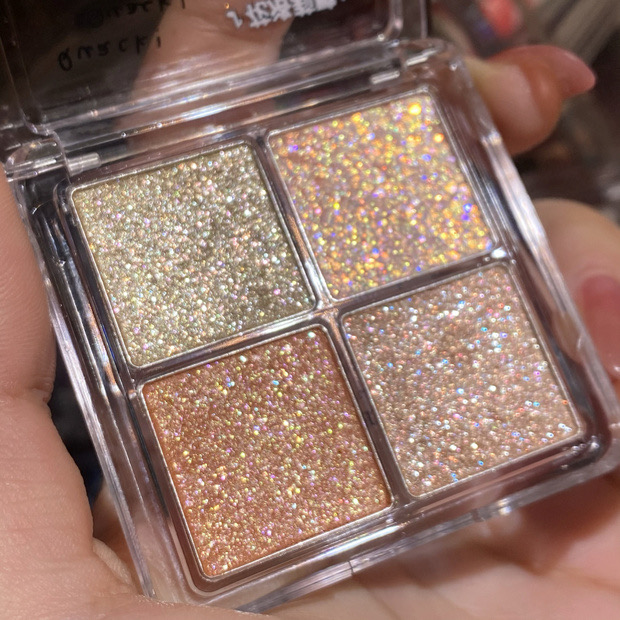 Good guy this full diamond flash FLORTTE flower Lolia 4-color eye shadow disc flash pearly mashed potatoes Y03 spot
