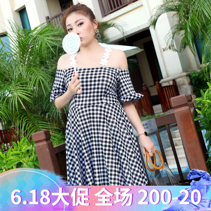 The new large size swimsuit woman with a long skirt-style dew shoulder fat mm200 catgut with a steel ring swimsuit retro