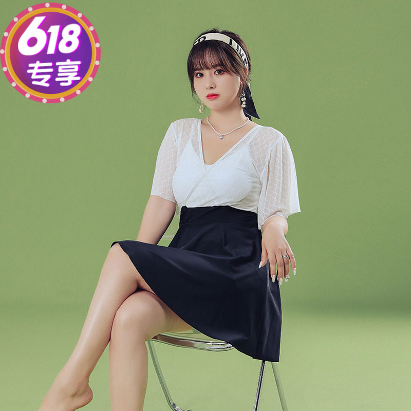 2022 new large size swimsuit woman fat mm230 catty shade V collar covered with conservative large breasted arms lace