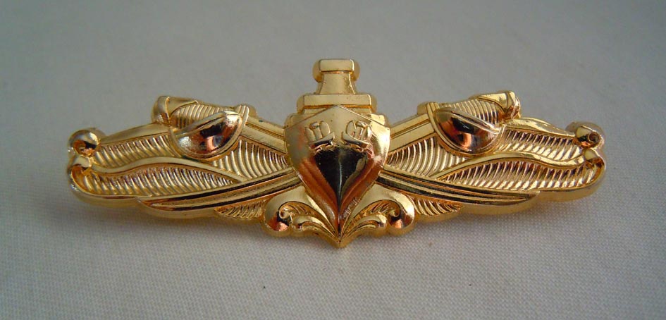 US Navy ship surface battle Golden Badge sailor surface Battle Chest badge badge badge