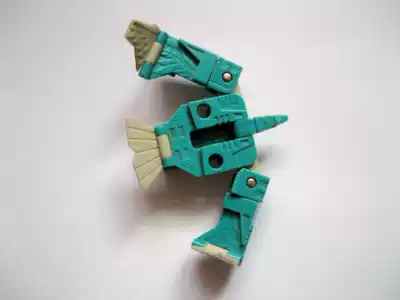 To the youth of the 1980s old toy Transformers laser bird can become a tape