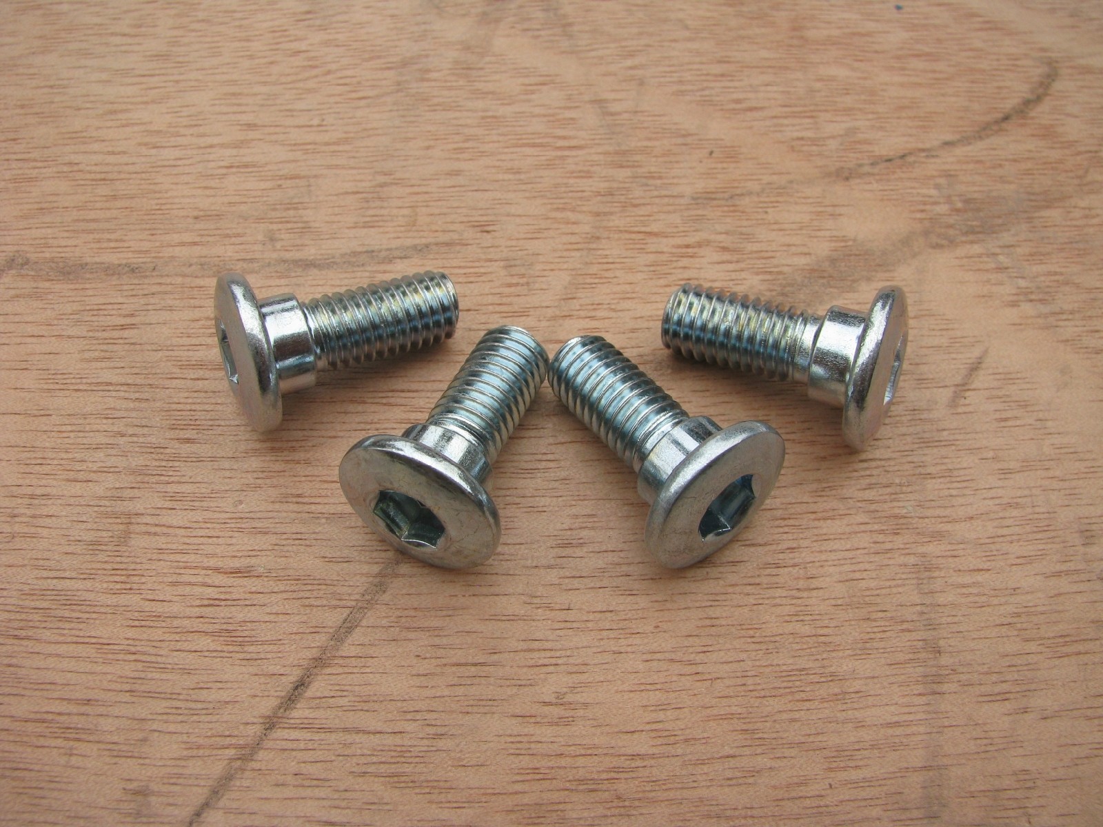 Light riding combat mastiff QM200GY QM250GY hydraulic brake disc painstaking disc fixing bolts (cover)