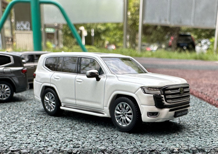 LCD 1/64 LAND CRUISER LC300 ZX SUV GR-Sport Diecast Model Car Toy