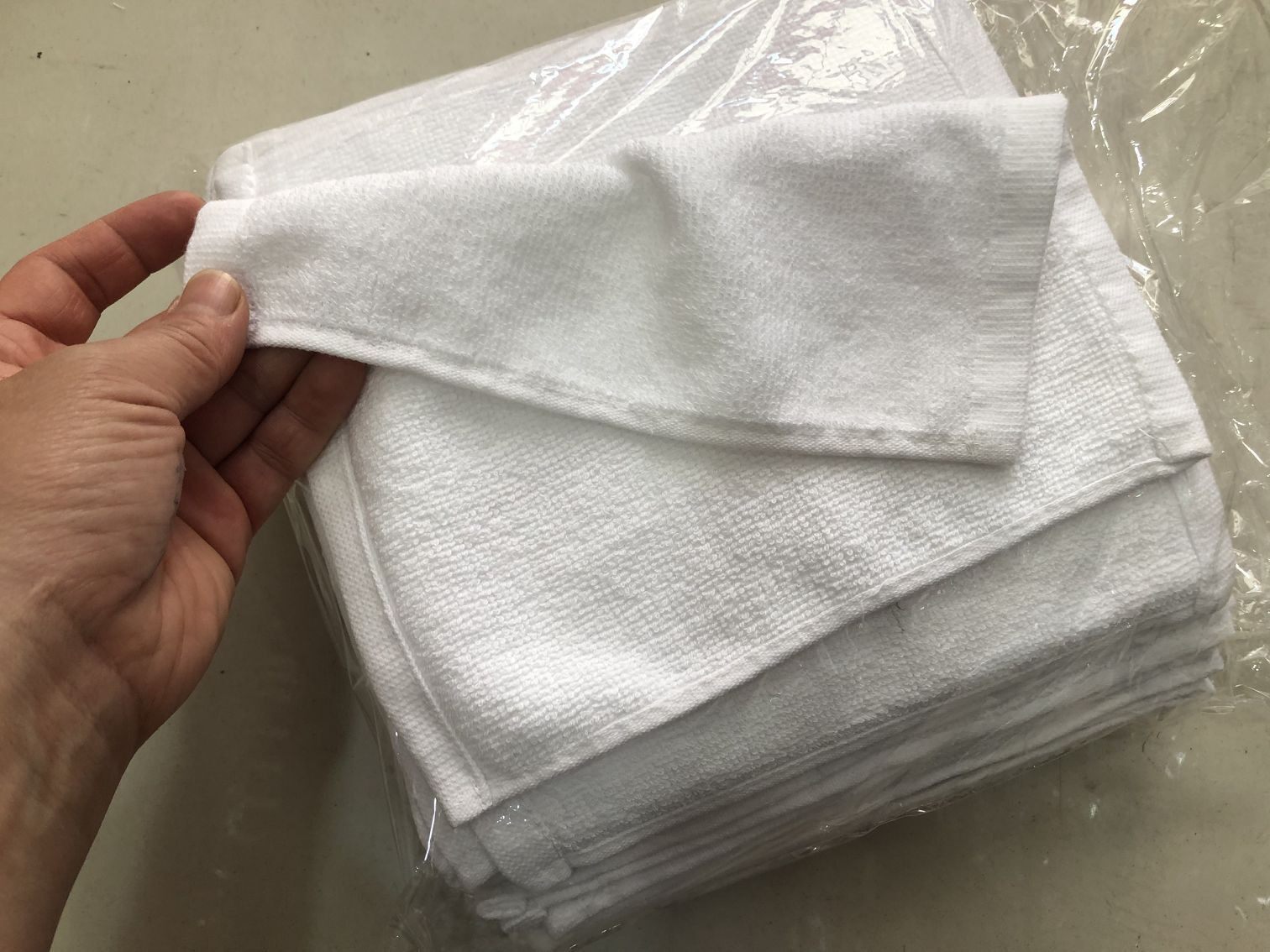 Kindergarten with pure cotton white square towel thickening catering wipe hand absorbent small towel cleaning hotel white square towel