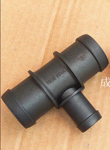Adapted Rongwei 750550 Baron 6 MG6 water tank Lower water pipe three-way water pipe joint original plant accessories
