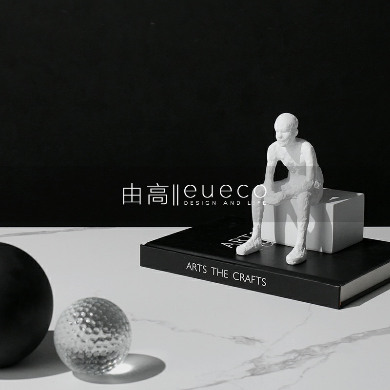 Simple and modern light luxury art figure sculpture decoration model room sample house display center home desktop creative soft decoration
