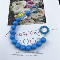 Синие висящие шарики