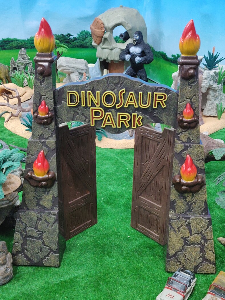 Jurassic World Park gate scene model Figure Large beam dragon Violent T-rex toy Stegosaurus body
