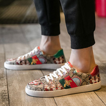 Europe station new mens board shoes 2021 spring and summer Han version trendy casual shoes small bee embroidery 100 hitch shoes man