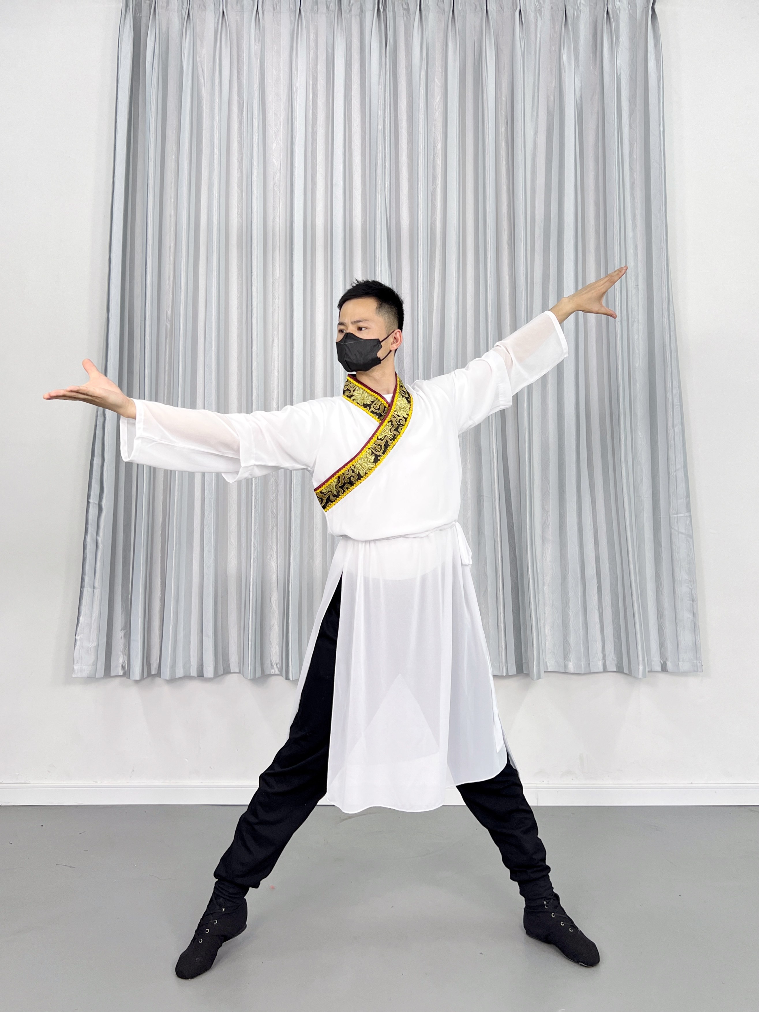 Men's classical dance sword dance rhythm practice dress performance costume art is determined to be a new style of the North Dance Dance