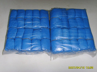 Disposable shoes and sockets Waterproof shoes and coats Plastic shoes covers thickening shoes