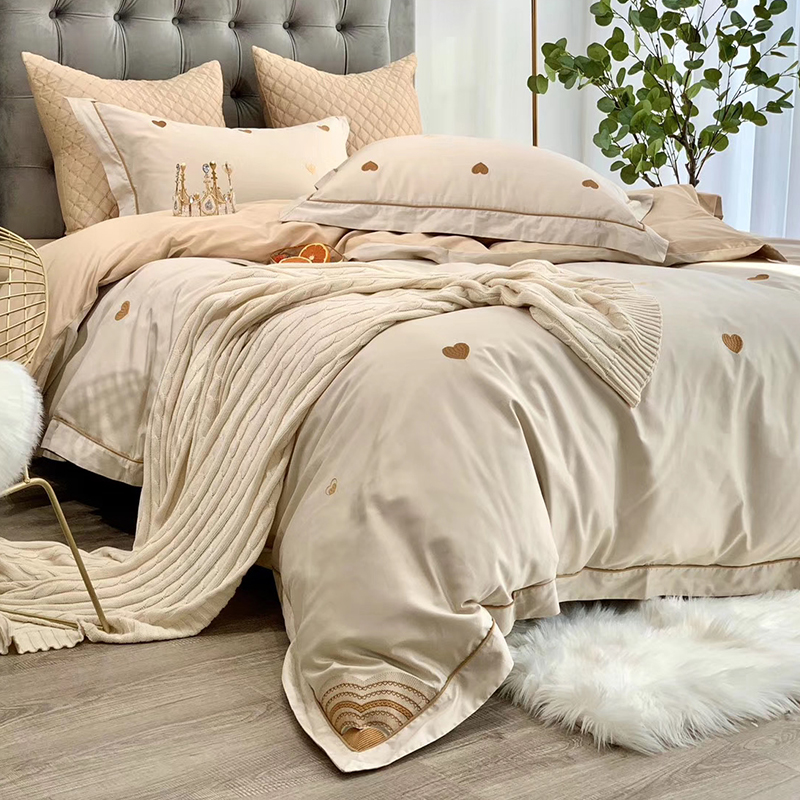 Simple princess love cotton four-piece embroidery modern light luxury small fragrance pure cotton satin quilt bedding