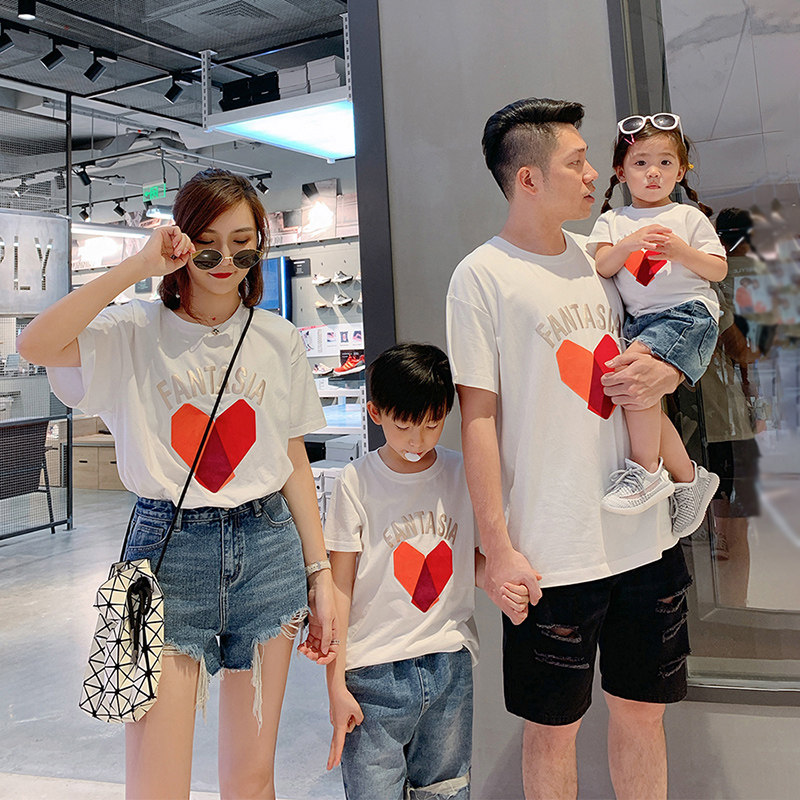 Family Family Ha Yi Xia Family three - member family 2020 - red love T - shirt mother and daughter dress