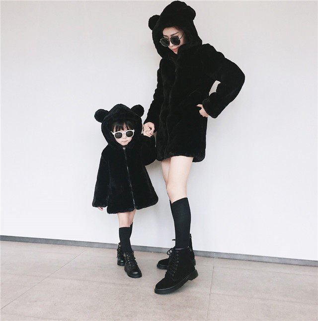 In winter 2019, new parent - child thickening cotton mother and daughter adorable bear fake fur coat coat