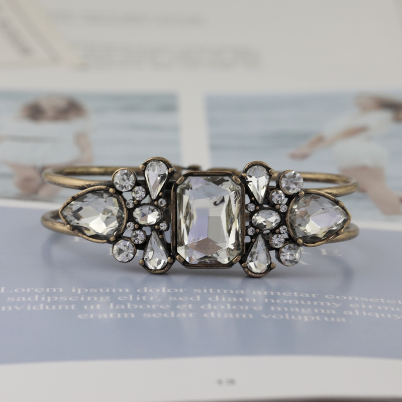Trang sức châu Âu và Mỹ mới retro vòng đeo tay nữ thủy tinh pha lê vòng tay đá quý sáng bóng phụ kiện cung điện khuyến mãi 36 vòng cartier