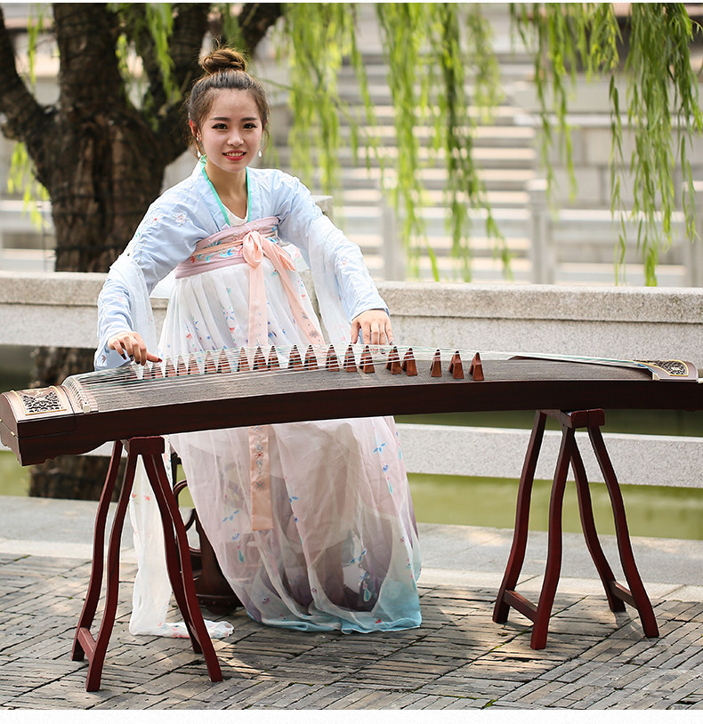 Окно из розового дерева цветок ласточка цветочный аромат_16.jpg