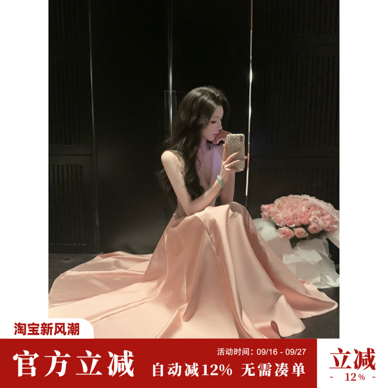 Sun Yaqiao [Study Abroad Daughter-In-Law] Summer Sleeveless Dress: Pink V-Neck Waist-Cinching Long Dress for the Returning Daughter-In-Law