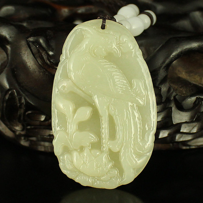 One-mouth price natural Xinjiang and Tian Yulean work engraving pendant pendant joy-raised eyebrow sending certificate 