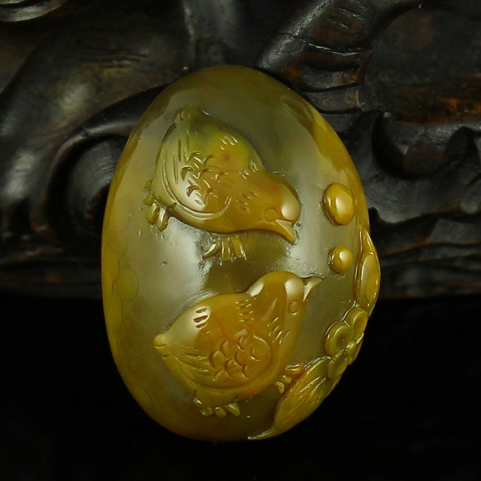 A piece of natural warfare Red Manau Seiko Carved Pending and Hanging Plenty