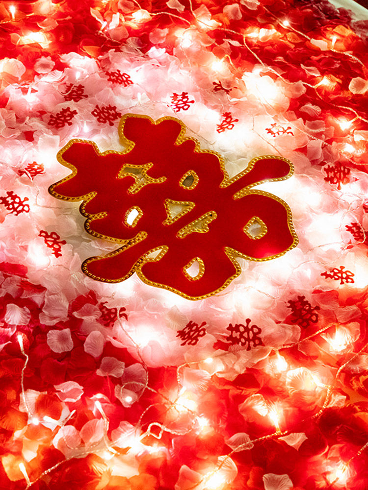 Wedding Wedding men's bedroom festive supplies Daquan Simulation rose petals fake wedding room Wedding bed decoration