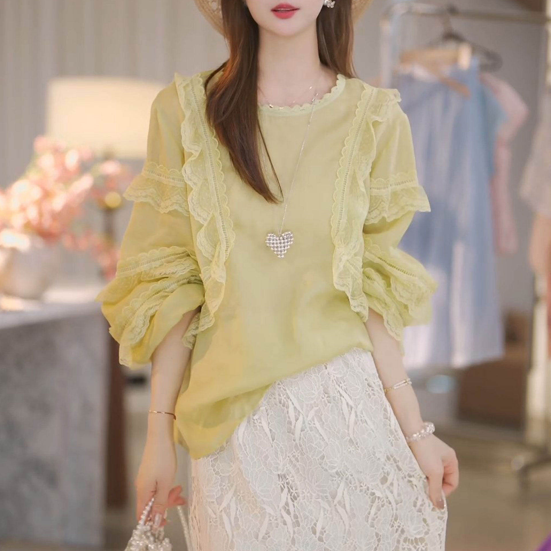 设计感拼接蕾丝防晒小衫女2026夏季新款时尚休闲百搭宽松显瘦衬衫