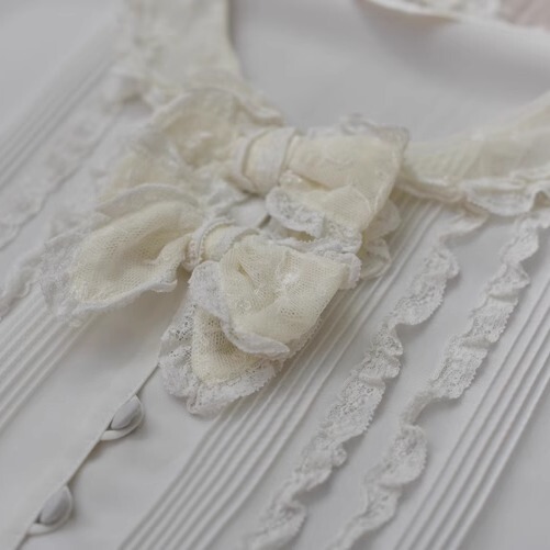Japanese-Made Ingeborg French Lace Trim Three-Dimensional Bow Silk-Smooth Material Antique White Shirt