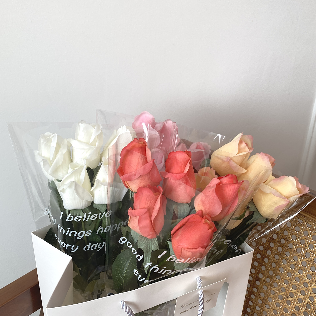 ins Korean wind emulation rose florist hand feel moisturizing flower livingroom Home Decorative Dining Table Pendulum emulated flower props