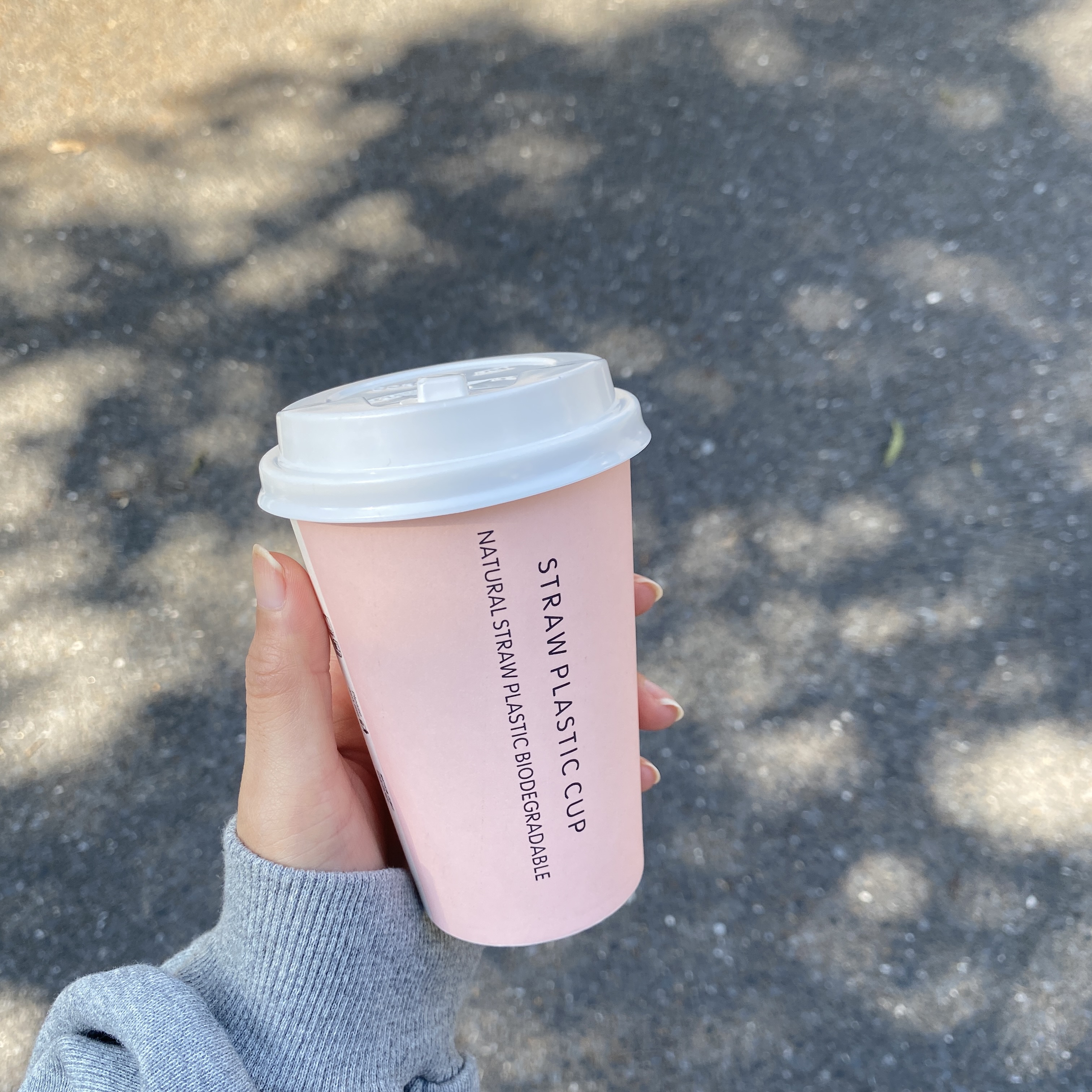 ins lukewarm wind minimalist minimalist milk tea cup coffee cup with lid shot swing beat prop Net Red Street Beat Props
