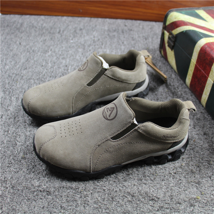 Pick up and drain a foot pedal men's outdoor climbing shoes casual 100 hitch hiking shoes genuine leather non-slip set foot slob shoes male