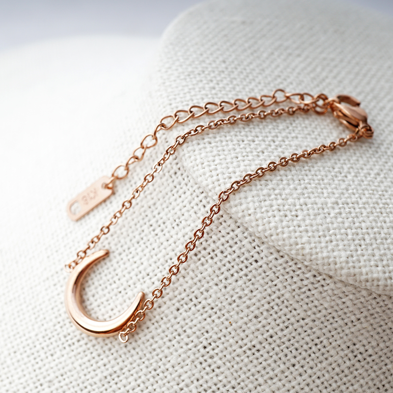 New Japanese and Korean fashion ladies student moon titanium steel Korean version women's 18K rose gold hand chisel