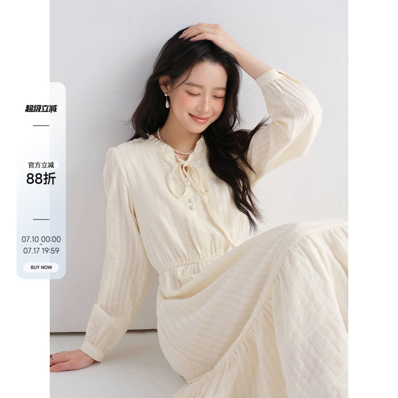 Aln Apricot V-Neck Long-Sleeve Dress for Women, Spring French Style, Waist-Cinching with Tie Design, Embroidered, Slimming Long Dress