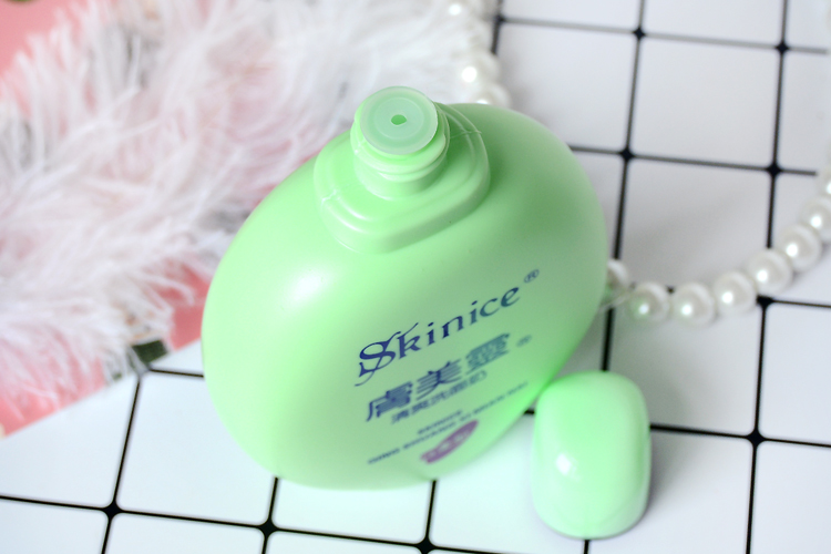 Da mei ling làm mới sữa rửa mặt làm sạch sâu kiểm soát dầu dưỡng ẩm hydrating thu nhỏ lỗ chân lông sữa làm sạch chất béo màu xanh lá cây sản phẩm trong nước sữa rửa mặt morning