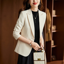 Off white short suit jacket for women's Spring and Autumn 2023 new top with a sense of luxury, small figure professional suit set