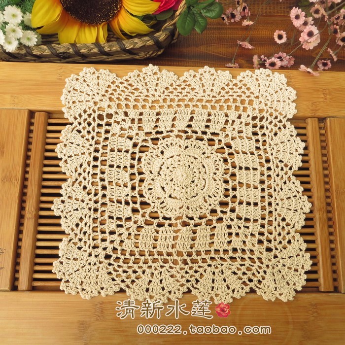 hoa loa kèn nước ngọt làm bằng tay crochet hoa móc dệt bông ren đồ dùng bảng rỗng đệm trang trí nhỏ off-trắng - Khăn trải bàn khăn trải bàn kẻ caro