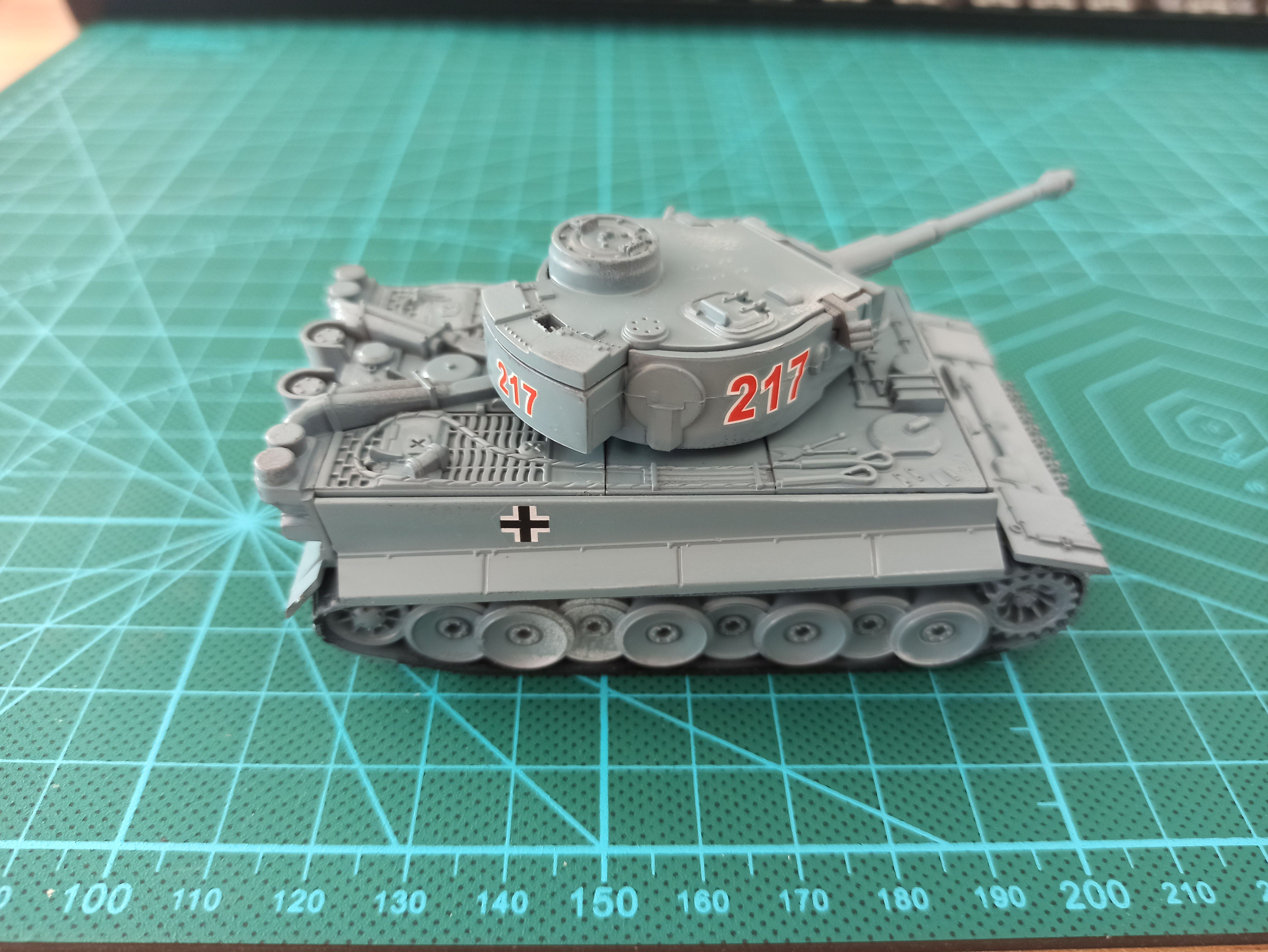 Plastic finished product 1:72 tank model World War II German Tiger heavy tank in various styles over 50