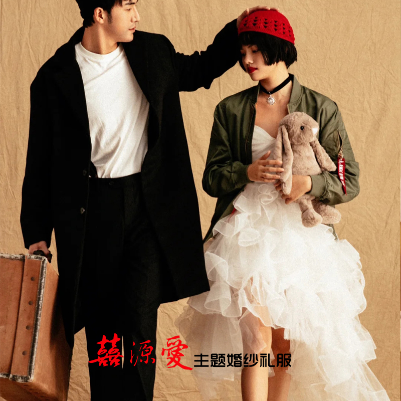 Wedding dress 2021 new wedding dress European and American style before short long suspension with deep V movie theme couple custom yarn