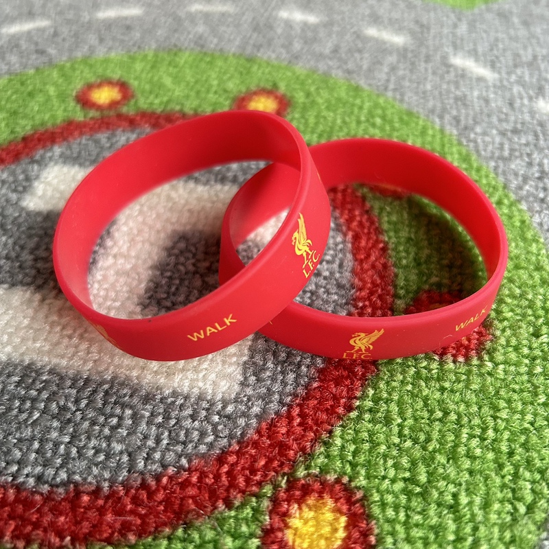 Domestic In-Stock Liverpool Official Authentic New Team Logo Football Fan Silicone Sports Wristband Bracelet New Year Gift